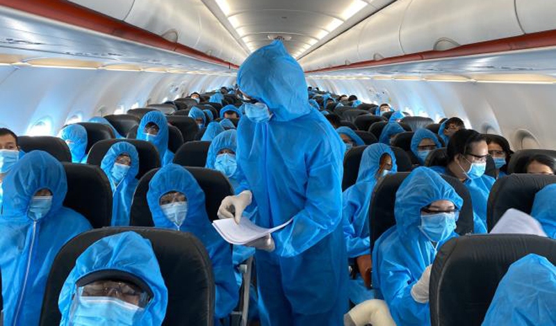 Pacific Airlines brings home 360 Vietnamese citizens from Singapore